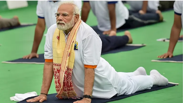 अंतरराष्ट्रीय योग दिवस पर निबंध | World Yoga Day Essay in Hindi | नरेंद्र मोदी और योग का योगदान 3 Narendra Modi on World Yoga Day